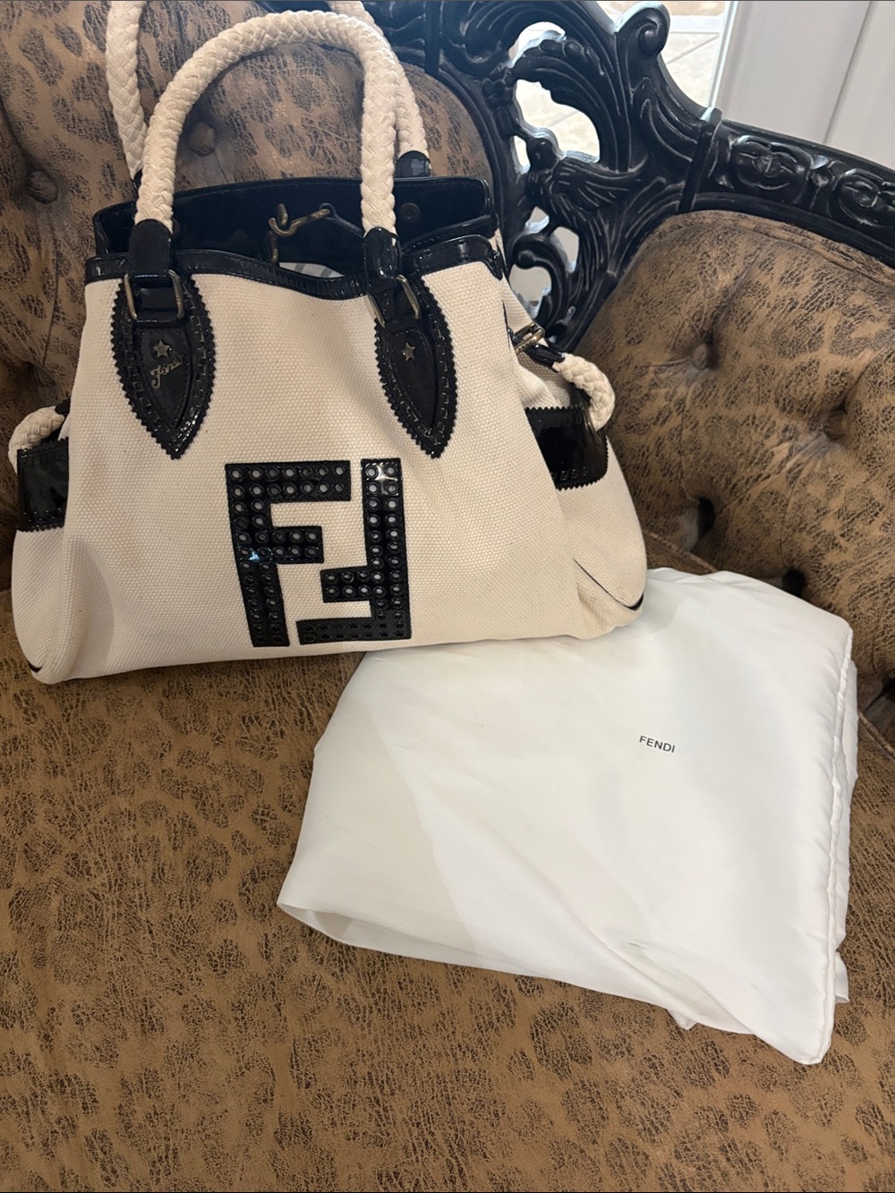 Vintage Fendi White Canvas Shoulder Bag with Black Patent Leather Logo and Trim - Picture 12 of 12